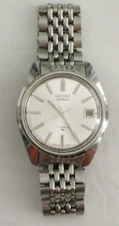 VINTAGE SEIKO AUTOMATIC 17 JEWEL WATCH SILVER ON SILVER 7025 806 LR 