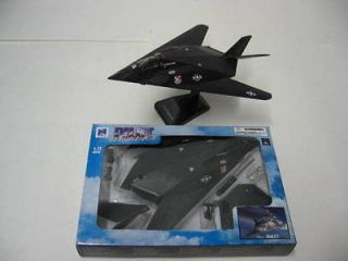 NEW USAF F 117 STEALTH FIGHTER SNAP TOGETHER MODEL WITH STAND