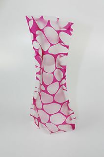 M006 03 POP UP Plastic Vase   Clear/Pink Bubble Design   SINGLE VASE