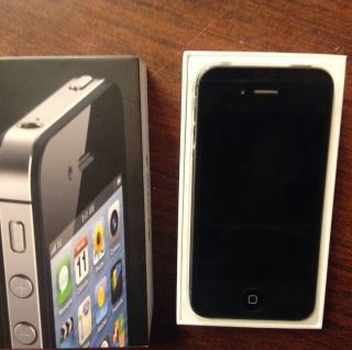 Apple iPhone 4 8GB Black Verizon CLEAN ESN STILL UNDER WARRANTY