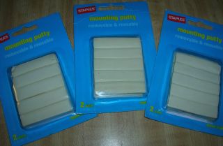 lot Staples Mounting Putty Poster Wall New 10 in package removable 