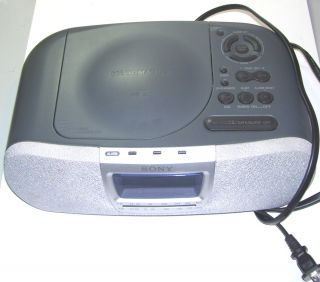 SONY DREAM MACHINE alarm clock radio with CD PLAYER, model ICF CD830 