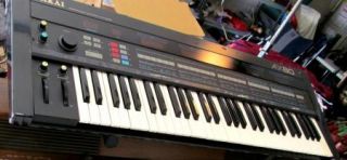 1984 Vintage Akai AX 80 Synthesizer Keyboard w Sustain Pedal MIDI 