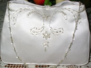 NWOT WHITE SATIN BEADED FORMAL BRIDAL WEDDING PURSE BAG CLUTCH