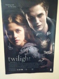 Twilight Signed Cast Poster Robert Pattinson Lautner Stewart COA GAI 