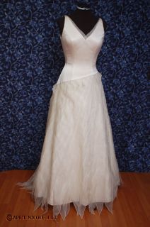 Cream Silk Satin & Organza Unique Sleeveless Wedding Dress 6 NWD