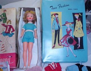 Vintage Blonde Tammy Doll by Ideal with Case Clothes 1962 9000 1 Nice 