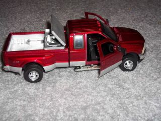 Ford F350 Ext Cab 4x4 Dually with Diamond Plate Toolbox