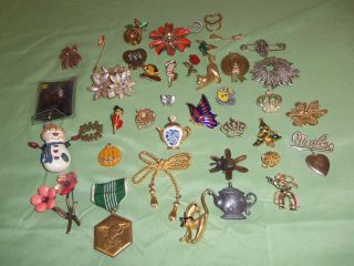   of 40 Vintage Pins Brooches Cats Flowers Betty Boop Christmas