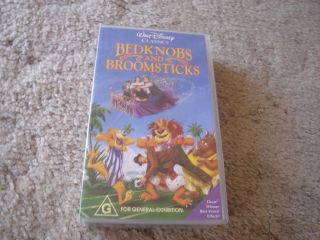 BEDKNOBS AND BROOMSTICKS   WALT DISNEY CLASSIC   VHS VIDEO