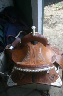 Gerald Bethune Custom Hand Crafted Barrel Saddle 15 Seat