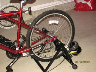Minoura RDA Rim Drive Wheel Bicycle Trainer w/ Remote Shifter
