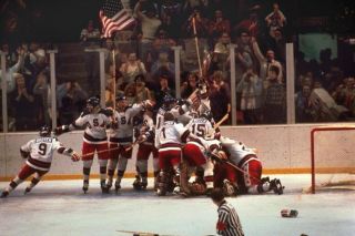 1980 USA Olympic Hockey Team Signed 16x20 with COA Miracle on Ice 