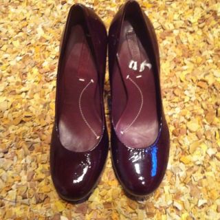 BCBG Max Azria Brent Patent Leather Burgundy Womens Shoes Pumps 9 5 
