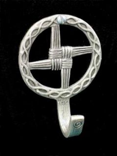   design of brigid s cross enhances the functional hook sculpted by