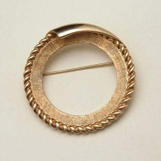 CORO PEGASUS Vintage Brooch Pin Large Goldtone Circle Wreath