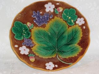 MARKED ANTIQUE BROWNFIELD MAJOLICA POTTERY STRAWBERRY PLATE