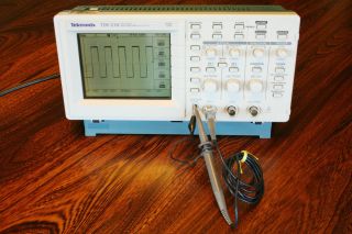 Tektronix TDS210 Digital Oscilloscope 60MHz 1GS s