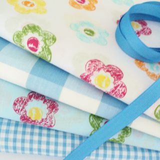 Metre Bundle Carnaby Blue Floral PolyCotton Fabric Small Vintage 