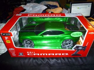    Synergy Green Chevy Camaro 1 10 Remote Controlled RC Car New in Box