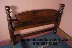 Ethan Allen Antiqued Pine Queen Size Cannonball Bed