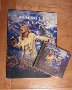 HILLSONG AUSTRALIA TOUCHING HEAVEN CHANGING EARTH CD + SONGBOOK 