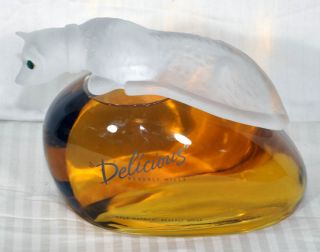   GLASS CAT STOPPER DISPLAY FACTICE PERFUME BOTTLE IS OFFERED FOR BIDS