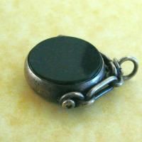 ANTIQUE VICTORIAN SILVER LARGE ENGLISH BLOODSTONE & CARNELIAN SPINNER 