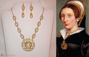 Queeen Catherine Howard Inspired Necklace Pearls Cream Cabochons Set 