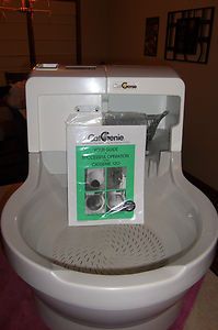 Catgenie 120 Self Washing Self Flushing Cat Box in Excellent Condition 