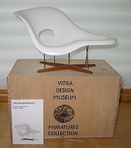    LA CHAISE MINIATURE CHAISE LOUNGE CHAIR CHARLES RAY EAMES NEW IN BOX