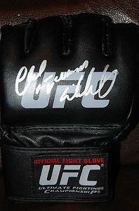 CHUCK LIDDELL SIGNED OFFICIAL UFC GLOVE COA