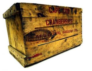 OLD CAPE COD COLLEY WOODS CO C.W. CO. BRAND BOSTON CRANBERRIES WOODEN