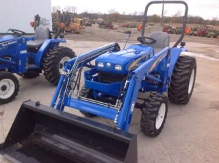  HOLLAND T1510 4X4 COMPACT TRACTOR WITH 110 TL LOADER ATTACHMENT NEW
