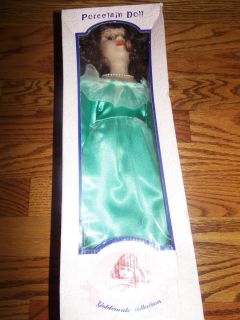 COLLECTIBLE PORCELAIN DOLL GOLDENVALE COLLECTION COLLECTIBLE VINTAGE