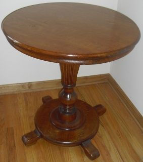  1920s Victorian Round Oak Pedestal Table