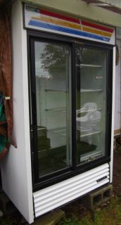 True GDM 41 Glass Door Merchandiser Commercial Refrigerated Frige