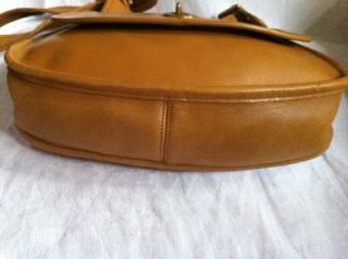 Vintage Coach Tan Crescent Saddle Bag Handbag New York City Awesome