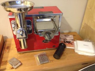 NORWALK JUICER Model 275  Stainless Steel   Great condition   extra