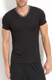 Calvin Klein Essentials   U5576 Trim Fit V Neck Micromodal T Shirt