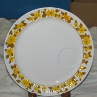  LUNCHEON PLATE BY JONAS ROBERTS CALAIS 7117 INDENT FOR CUP YELLOW