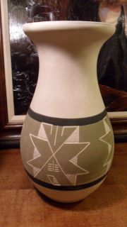 Sioux Pottery Rapid City South Dakota Earthtone Vase 10 1 2 Signed