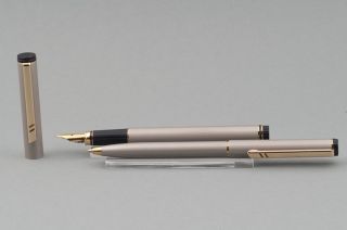 Mint Daniel Hechter Vintage Pen Set Gray NOS