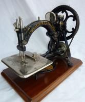 Vintage Willcox & Gibbs Sewing Machine + Case Antique Â£nr
