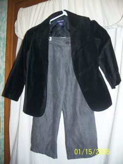 Boys Suit Size 5T Black Jacket Gray Pants