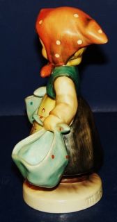 Lovely Goebel Hummel 175 Mothers Darling Figurine