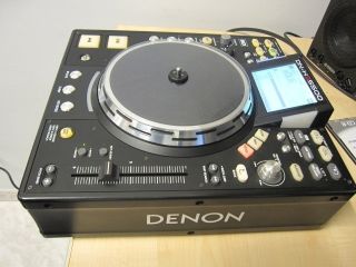 Denon dn hs5500 DJ turntable   media player controller