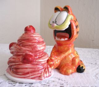 Garfield Salt and Pepper Shakers Garfield Spaghetti