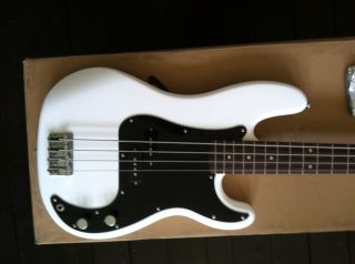 Fender Squier White Affinity P Bass New Precision Mike Dirnt