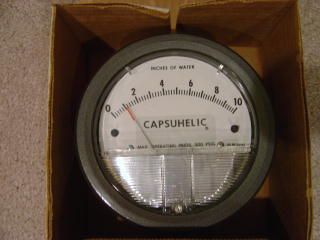 Dwyer Capsuhelic Differential Pressure Gauge Model 4010 Capsuhelic